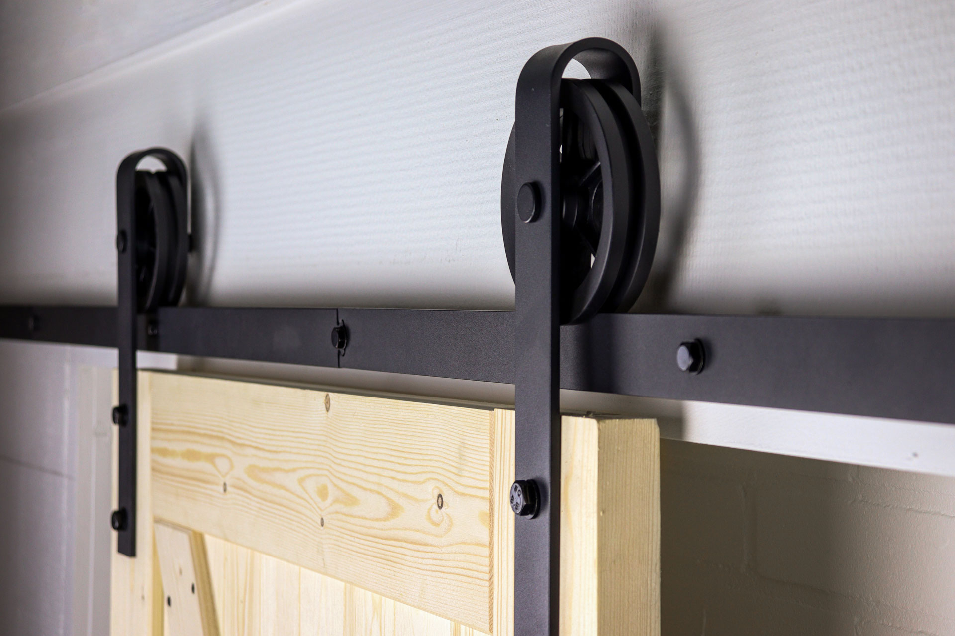 Zwart Schuifdeursysteem met Rails - Grote Wielen Model Compleet 200 cm - Per Set