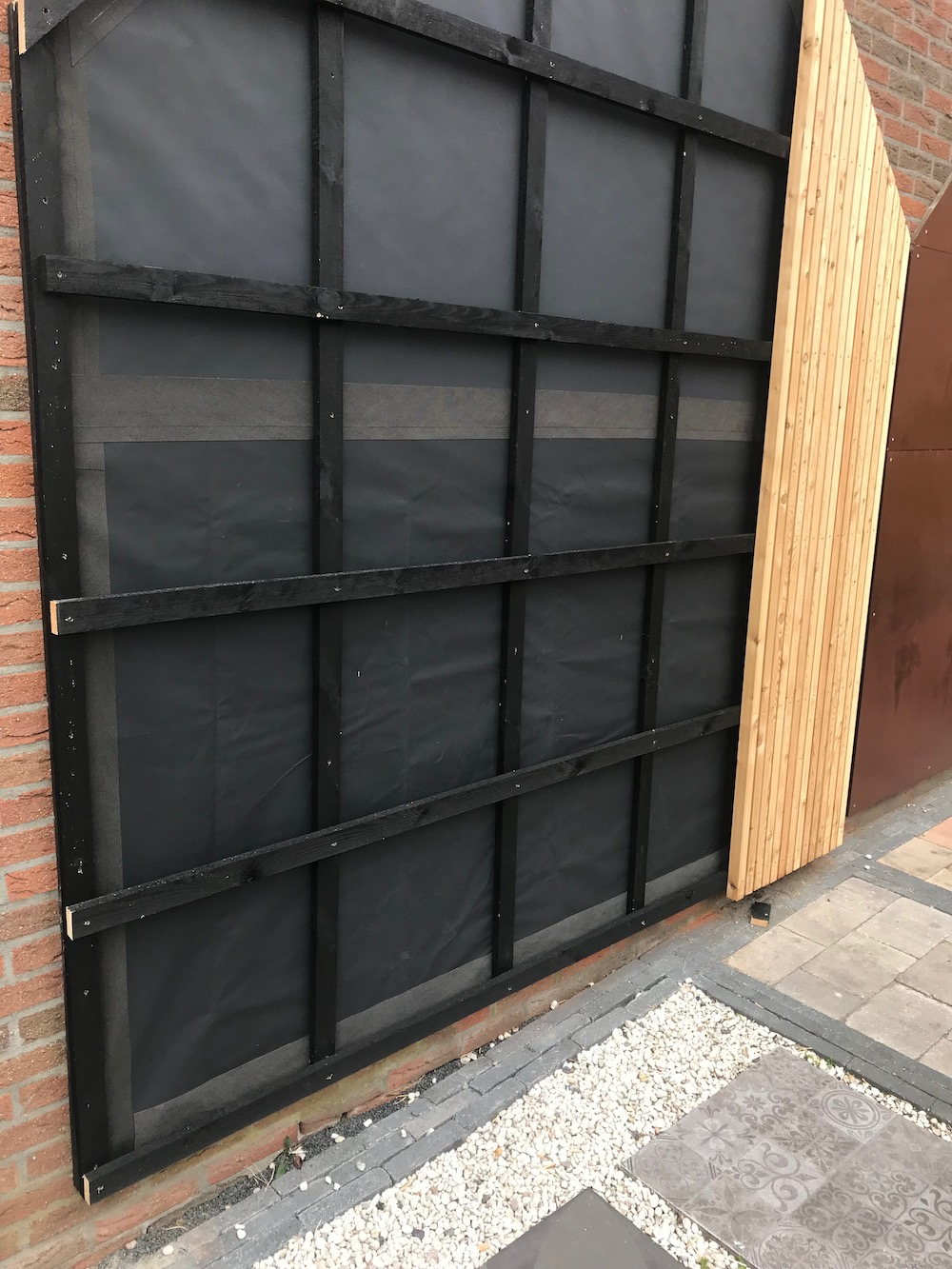 Gevelfolie zwart UV-werend voor open gevelbekleding - Rol 1.5 x 50 meter, foto 4 van 5