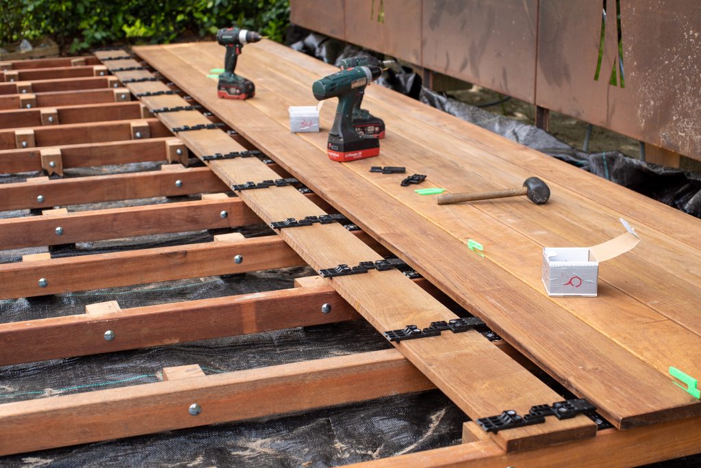 Vlonderplankhouders voor Onzichtbare Bevestiging Planken 90-190 mm Breed - Doos 100 Stuks - Wovar en Hapax Fixing Pro, foto 2 van 3