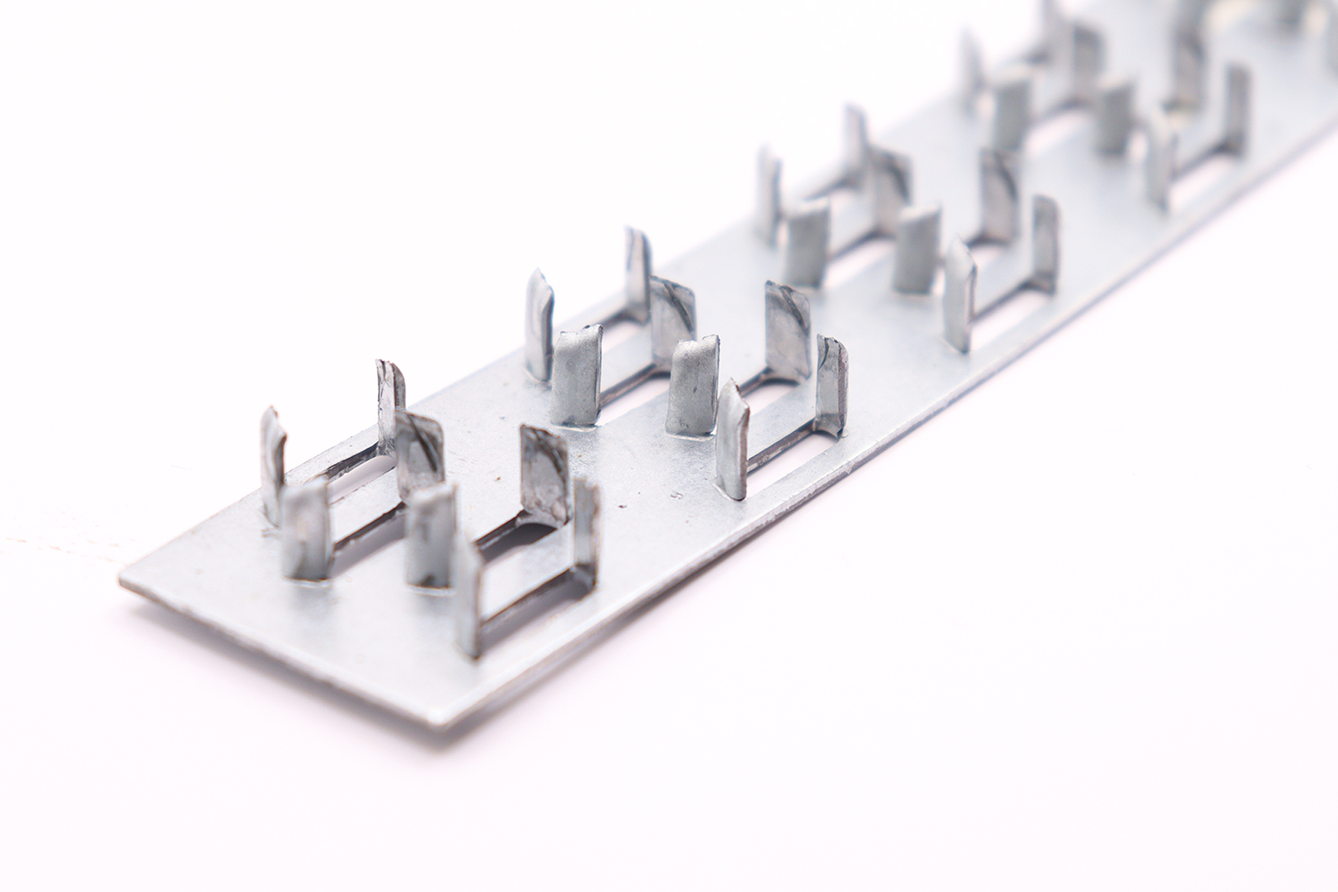 Kramplaat 25 x 101 mm Verzinkt - Per Stuk