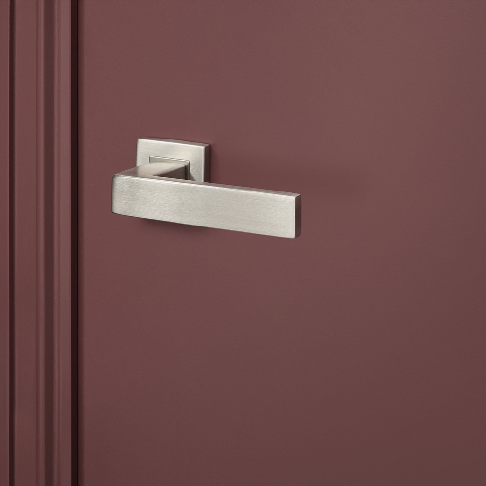 Imperio_rvs_vierkant_rozet_bordeaux_deur