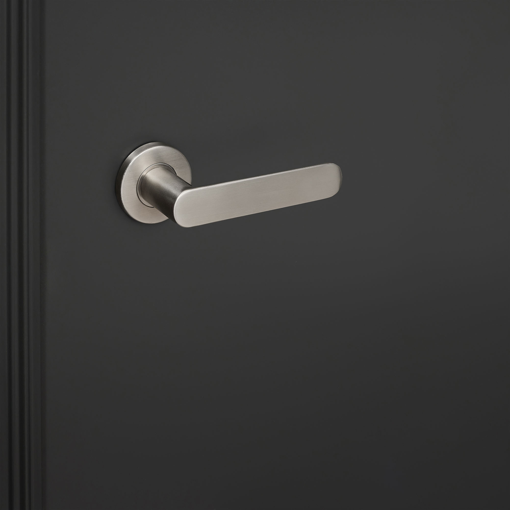 Novara_rond_rozet_zwarte_deur