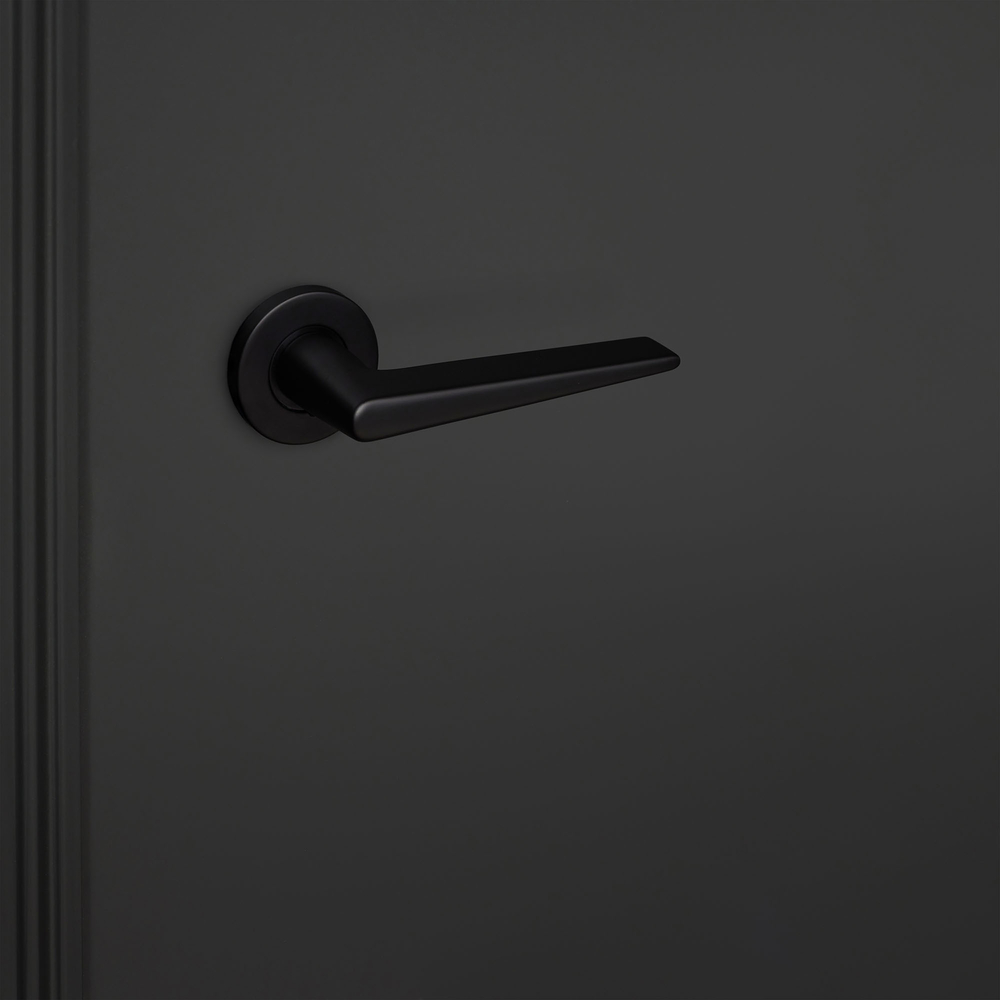 Modena_zwart_rond_rozet_zwarte_deur