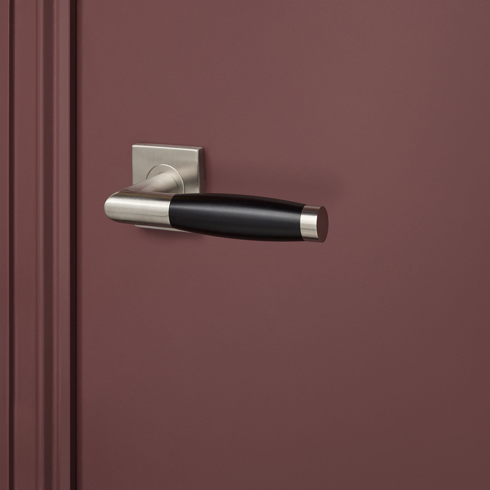 Ascoli_rvs_vierkant_rozet_bordeaux_deur