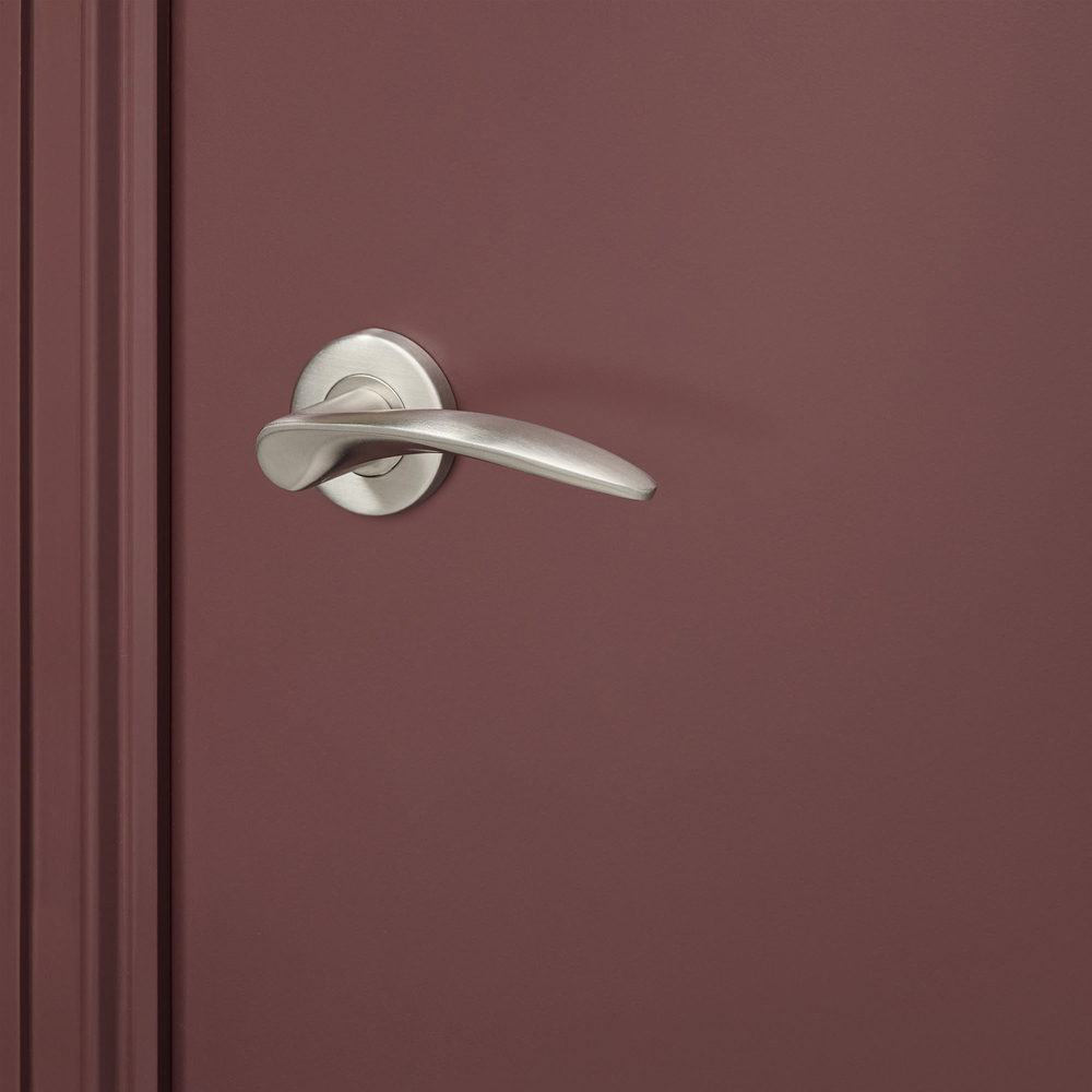 Lodini_rvs_rond_rozet_bordeaux_deur