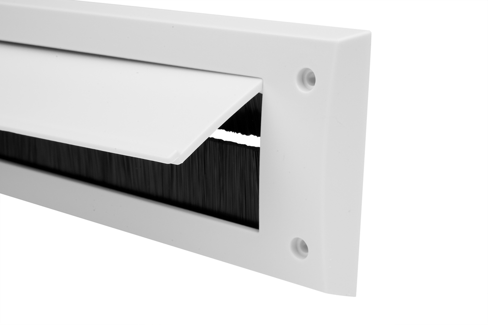 ShieldUp Witte Brievenbus Tochtstrip - Interne Cover Met Borstel, 343x80 Mm, Incl. Schroeven