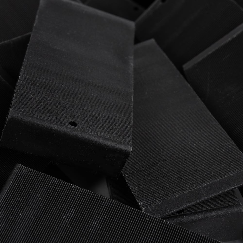 KunststofWiggen100x45x18mmZwart_50Stuks4