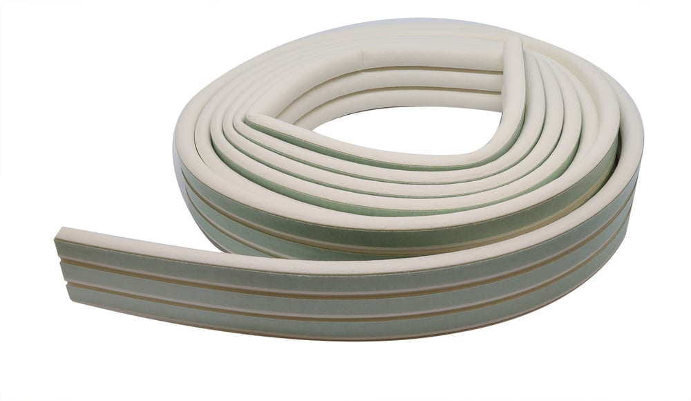 zelfklevende_tochtstrip_voor_kieren_4_tot_6_mm_rol_75_meter