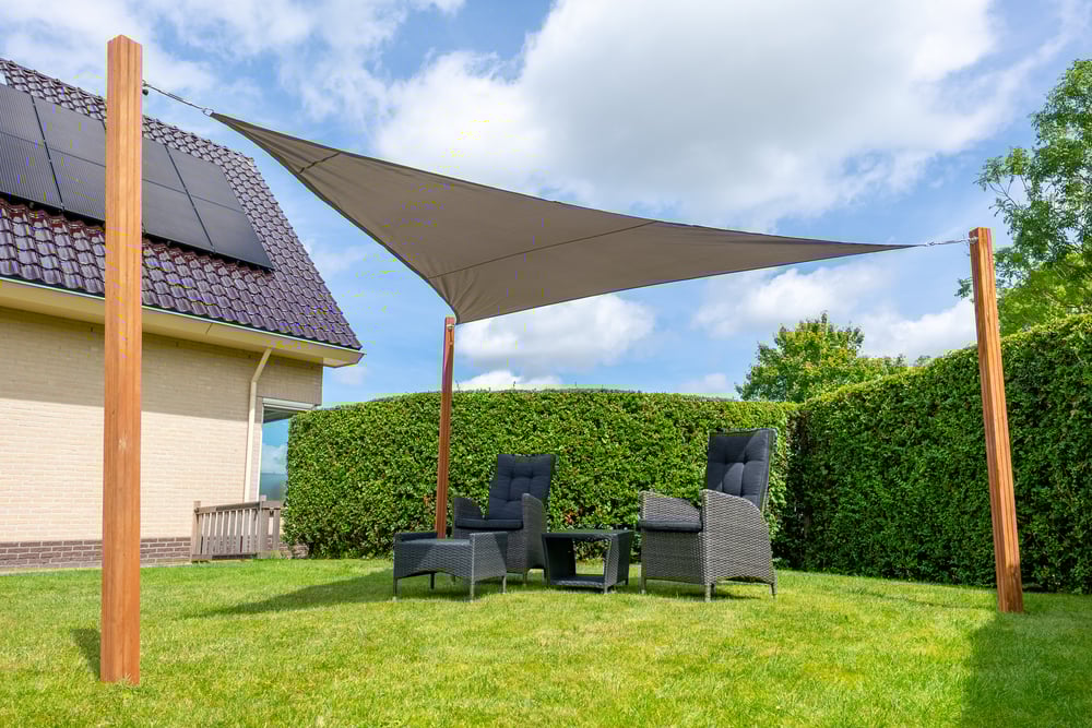 schaduwdoek_grijs_driehoek_2