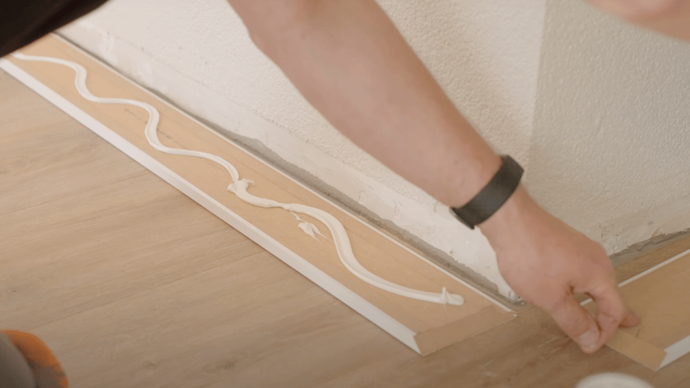 high_tack_kit_plinten_lijm_1