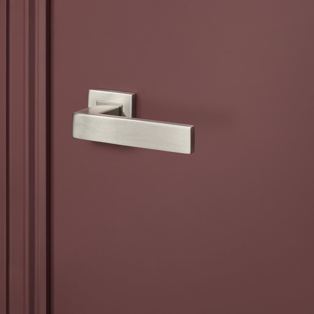 Imperio_rvs_vierkant_rozet_bordeaux_deur