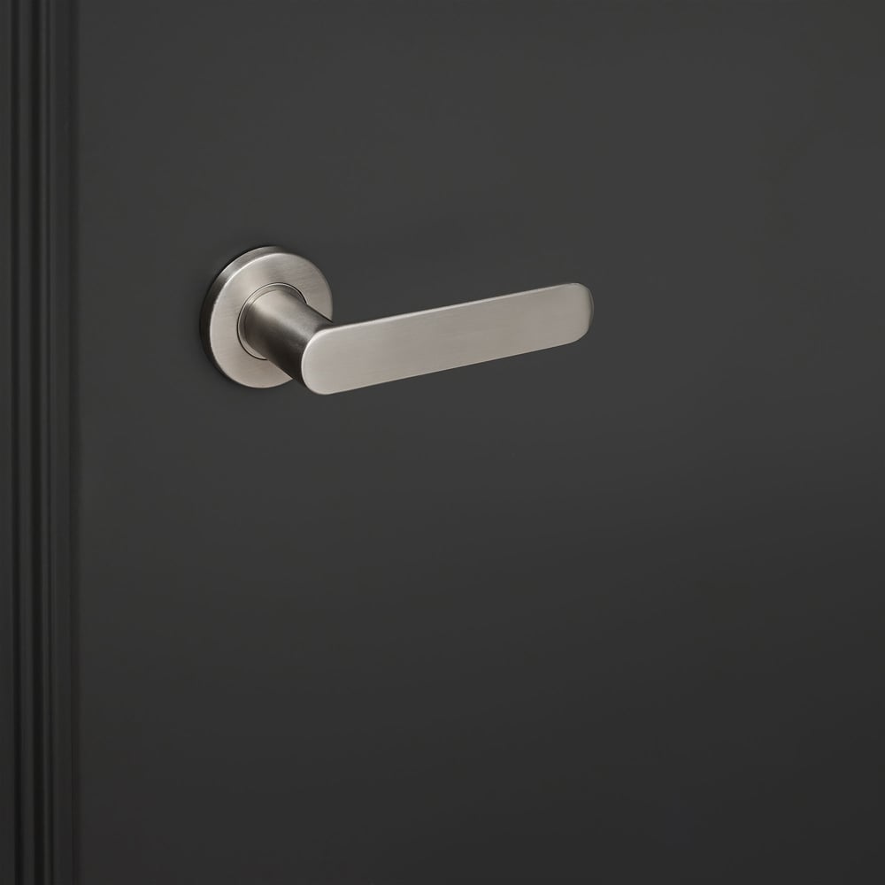 Novara_rond_rozet_zwarte_deur