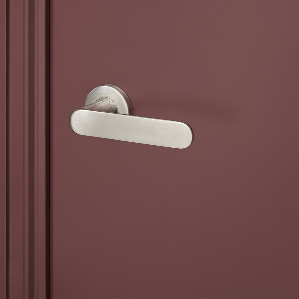 Novara_rvs_rond_rozet_bordeaux_deur