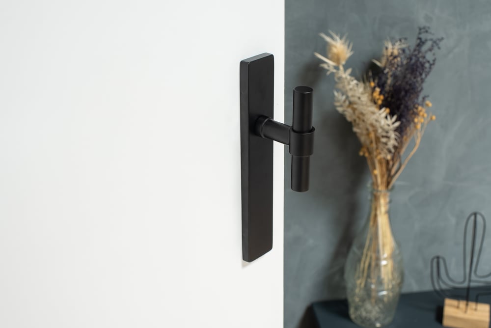 65_Lavuzo_PesaroZwartVierkantSchildHoog