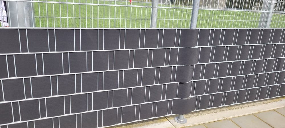 Zwart_vlechtband_hekwerk