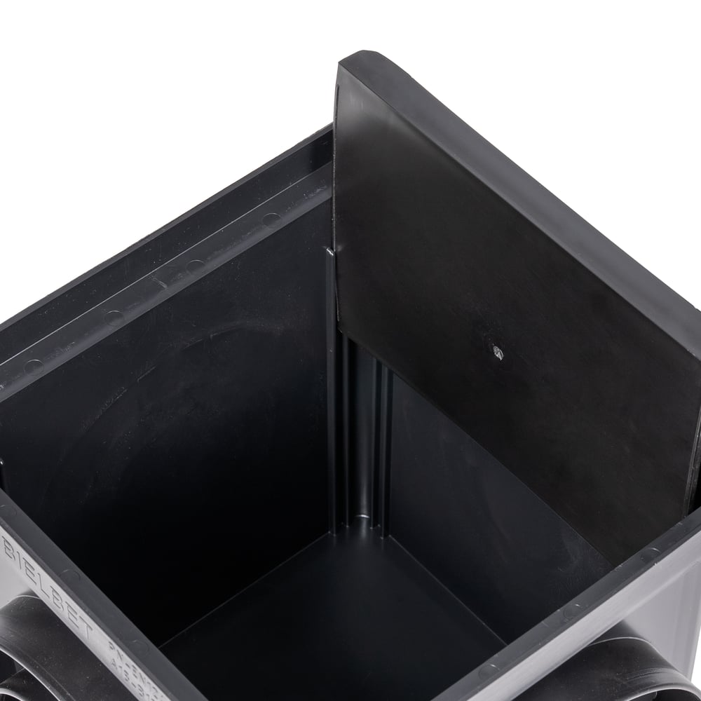 wovar_productfotografie_WV022718_stankafsluiter_voor_afvoerput_25x25cm_inschuifplaat_er_stuk_6