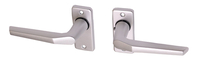 deurkruk_op_rozet_aluminium_rechthoekig_duimmodel_per_set